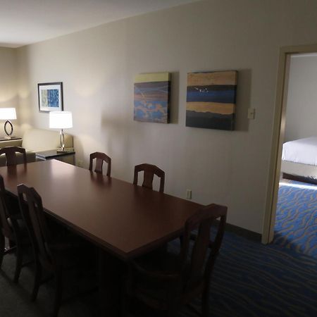 Holiday Inn Hotel & Suites Regina By Ihg Esterno foto