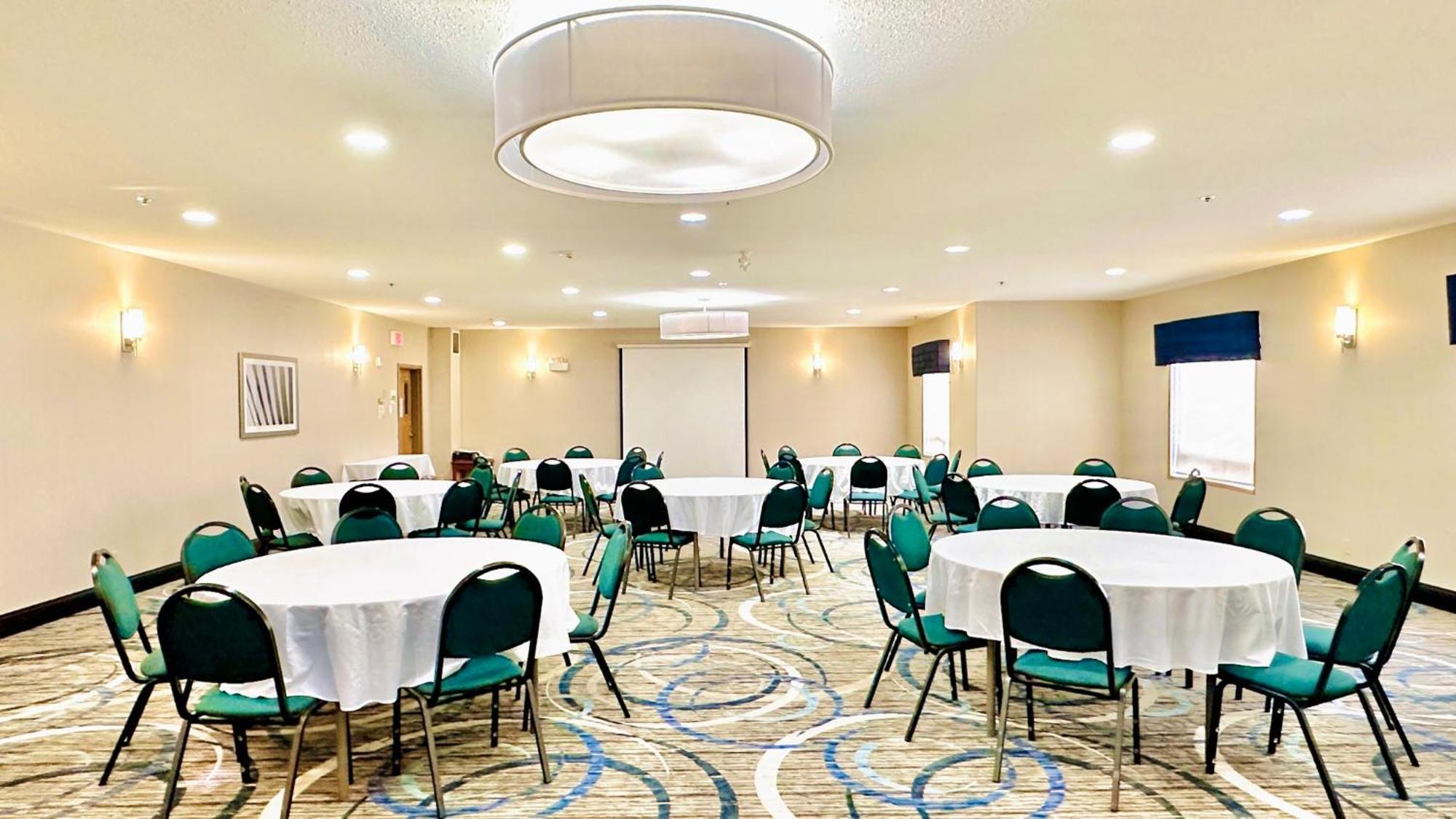 Holiday Inn Hotel & Suites Regina By Ihg Esterno foto