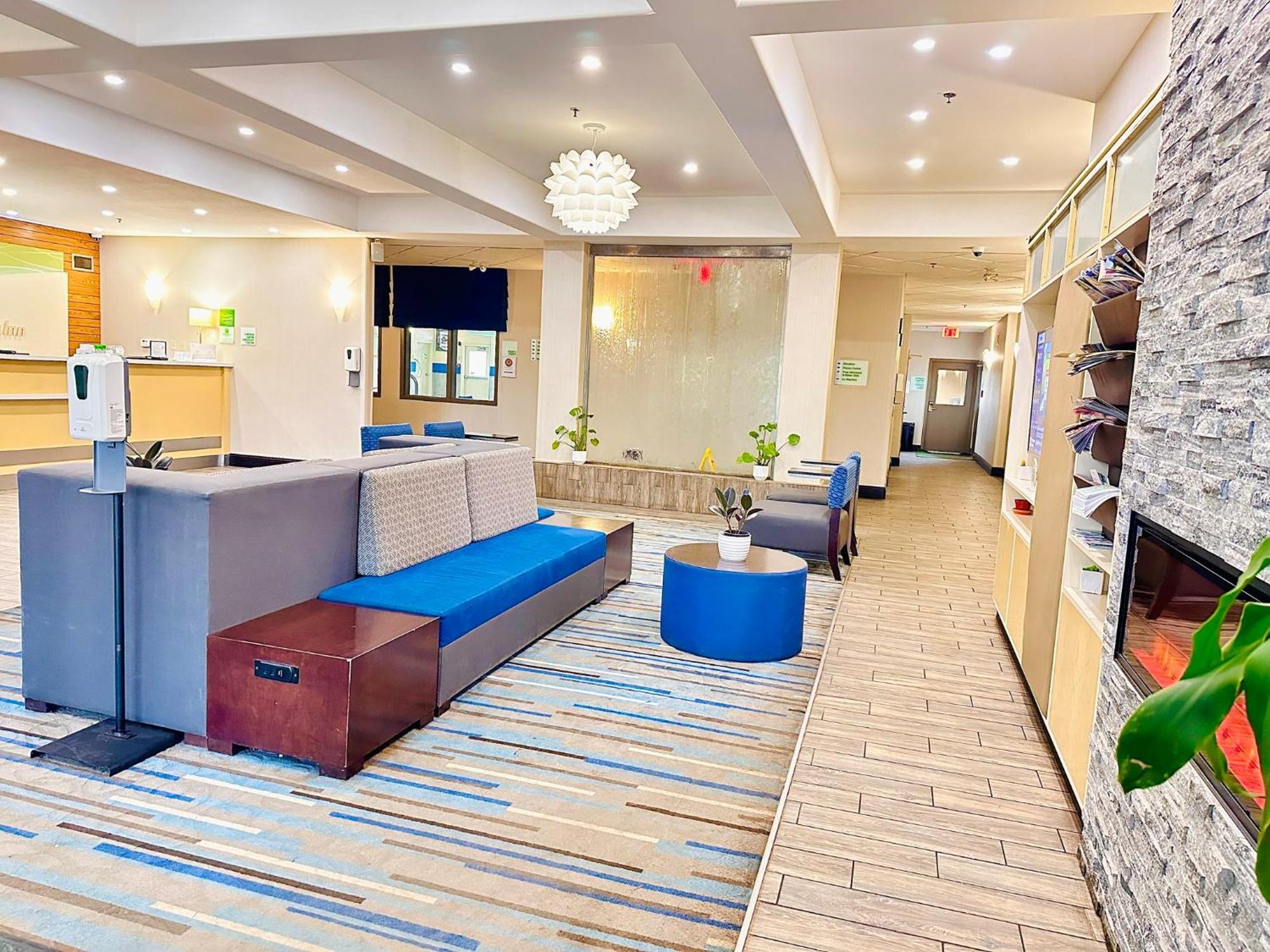 Holiday Inn Hotel & Suites Regina By Ihg Esterno foto