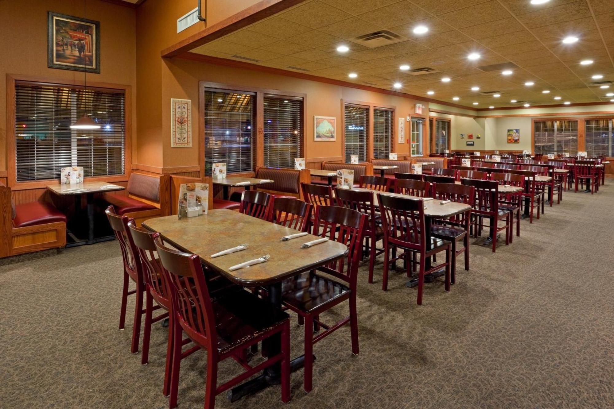 Holiday Inn Hotel & Suites Regina By Ihg Esterno foto